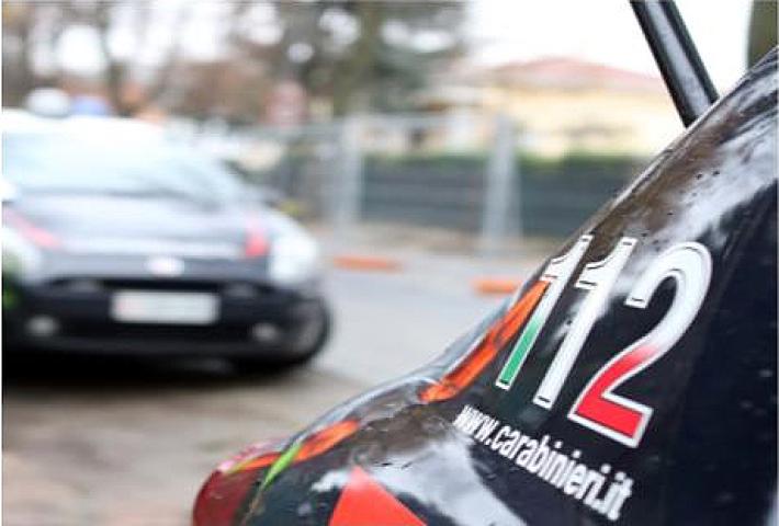 Corriere ruba un bancale di salumi