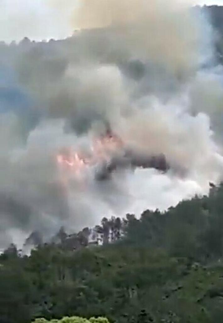Si schianta aereo con 133 persone a bordo 