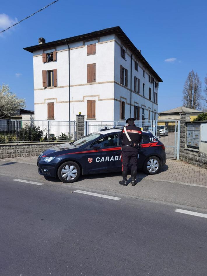 Furto nel garage: sorpreso in flagranza. Scattano le manette
