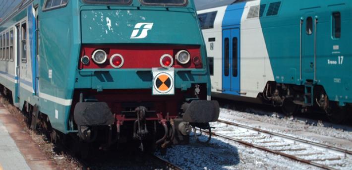 Treno a Busseto, ritardo da record.  Autobus sostitutivi. &laquo;Troppo pochi&raquo;