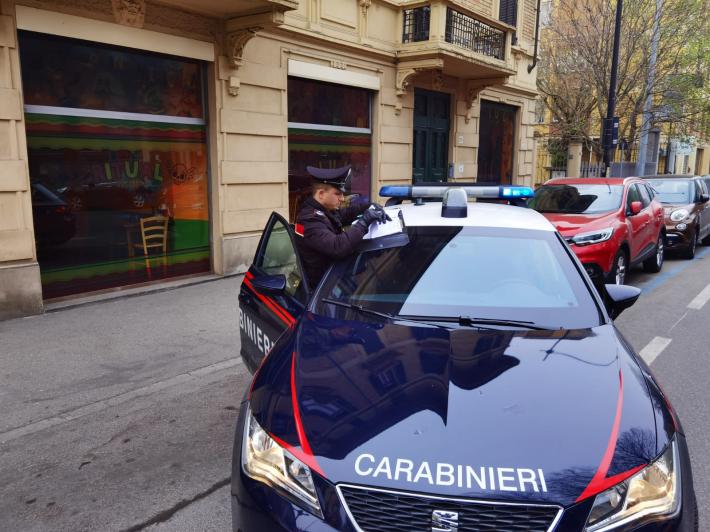 Denunciato per le due spaccate a due locali