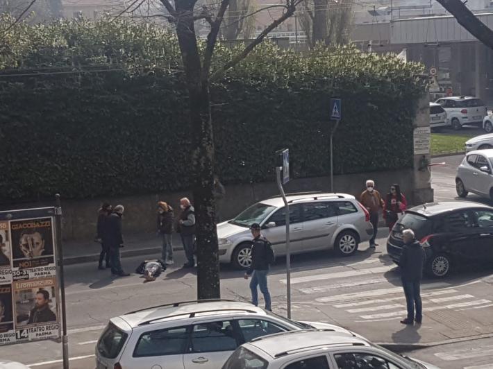 pedone investito davanti all'ospedale