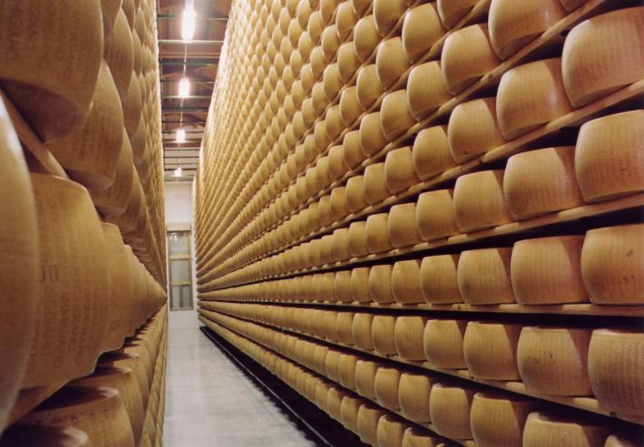 Parmigiano, arriva l'etichetta digitale