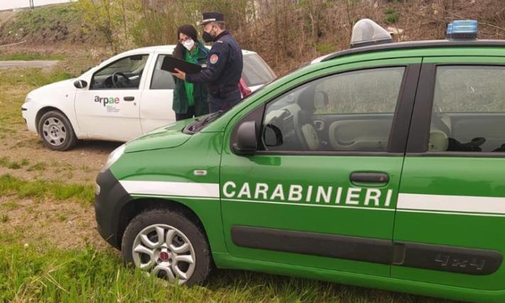 I controlli congiunti di Carabinieri Forestali ed Arpae portano alla luce uno sversamento di liquami zootecnici nel Canale Galasso