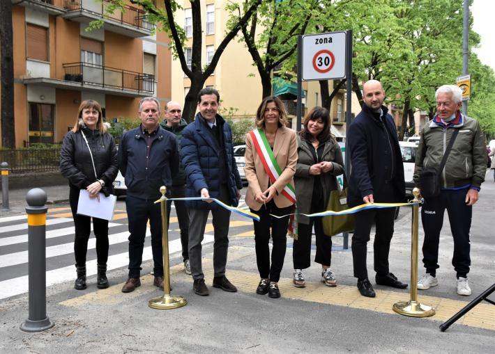 Il quartiere Montanara zona 30. Inaugurata in mattinata la nuova viabilit&agrave; a misura di pedone e due ruote