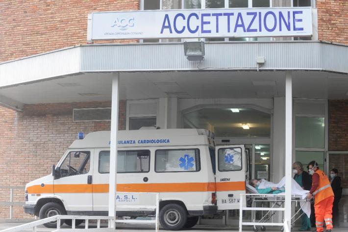 Napoli, dodicenne con una chiave conficcata nel cranio al Pronto soccorso