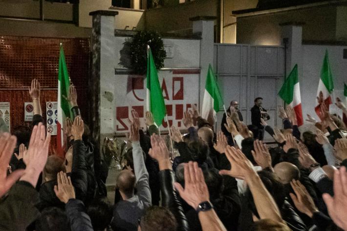 Ramelli: corteo finito con rito 'presente' e saluto romano