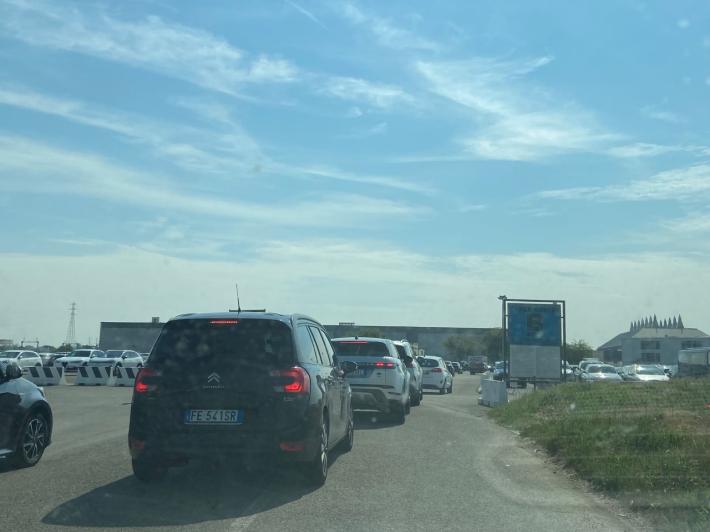 Cibus, seconda giornata: boom di visitatori, traffico intenso sulla complanare e nelle strade attorno alle Fiere