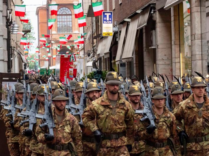 Gli alpini alla adunata di Rimini: "Stiamo con la resistenza di Kiev"