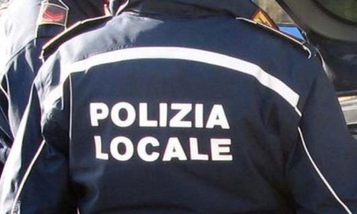 Parma,  straniero senza documenti e senza permesso di soggiorno fermato dalla polizia locale in via Emilia