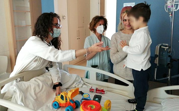 Intervento su un bimbo ucraino di 3 anni con danni all&rsquo;esofago per avere ingerito soda caustica 