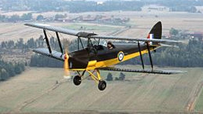 Colpito da infarto pilota aereo riesce ad atterrare e muore