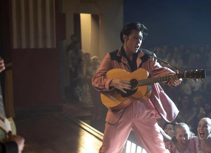 A Cannes esplode la Elvis-mania con il film di Baz Luhrmann (e con i Maneskin) che piace alla famiglia del re