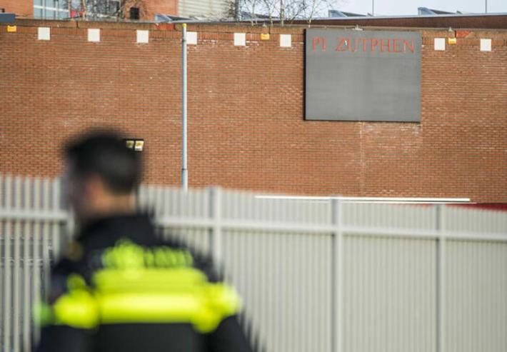 Stop a psicofarmaco e in carcere scoppia la rivolta. Incendi nelle celle  