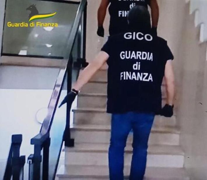 Sgominata banda di narcos: intascavano reddito di cittadinanza