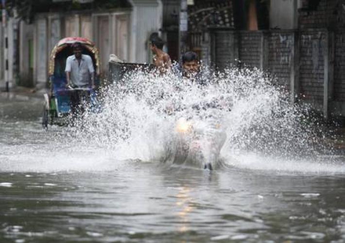 Bangladesh: 25 morti per le piogge monsoniche