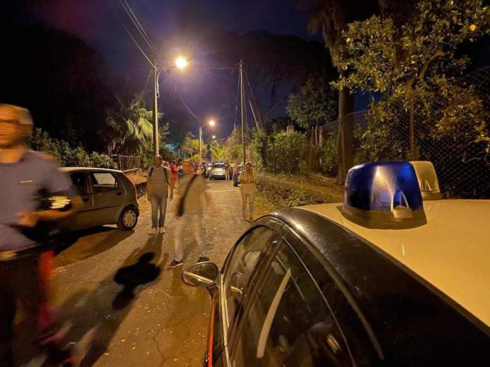 Catania, rubano frutta in un fondo agricolo: uccisi due cugini