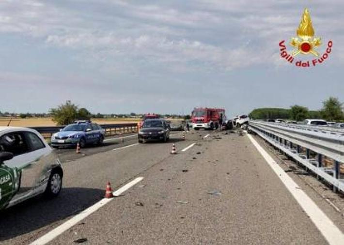 A7 Milano-Genova, suto contromano tra Gropello Cairoli e Casei Gerola: due morti e tre feriti 