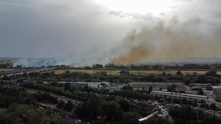 Incendio a Roma: gli aerei di Ciampino dirottati a Fiumicino