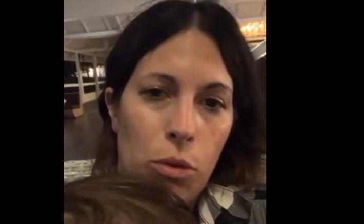 Viaggio di nozze da incubo per una coppia: "Nostra figlia &egrave; grave, fateci tornare"