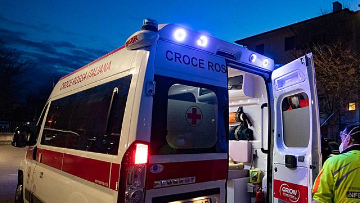 Dato alle fiamme mentre videochiama la fidanzata, &egrave; grave 