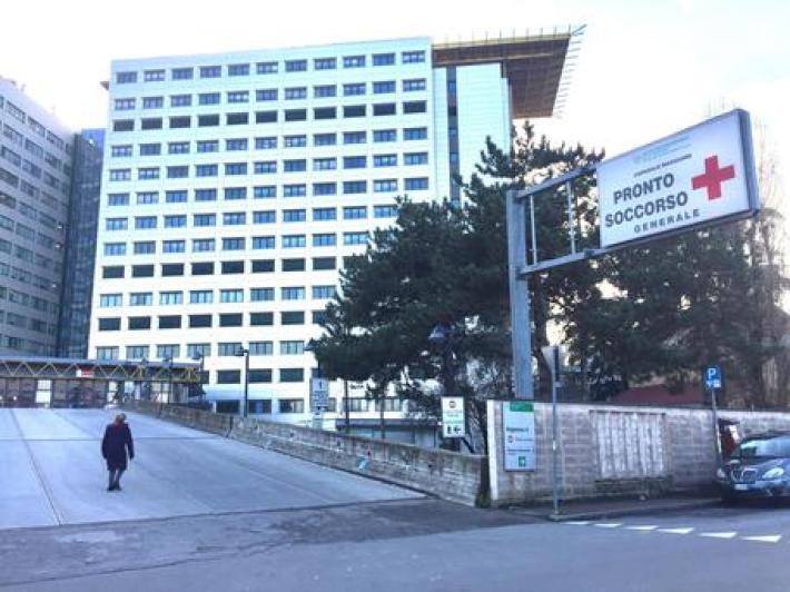 Bimbo di cinque anni cade dalla finestra a Modena, &egrave;  grave