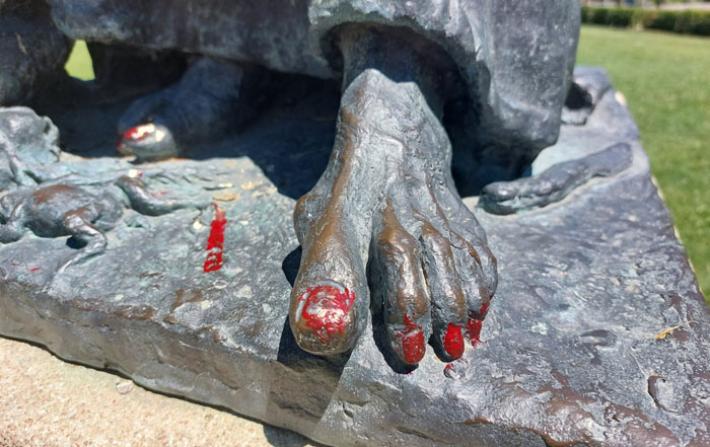 Alla &laquo;Strega&raquo; hanno pitturato  le unghie