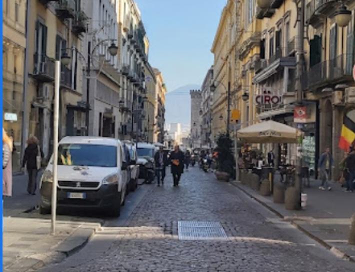 12 enne sfregiata al volto (danno permanente) a Napoli, preso il fidanzato 16enne