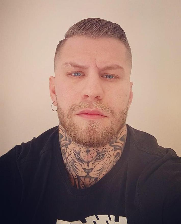 Violenza e sangue senza fine ad Anzio: ucciso un 25enne davanti ad un locale, il padre della vittima accoltella due bodyguard convocati in commissariato 