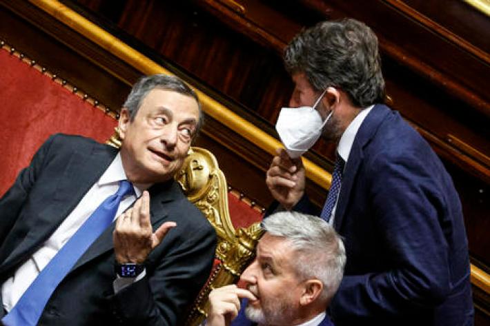 I partiti del &laquo;me ne frego&raquo;, lo sguardo a putin  e il rischio di affossare il  paese