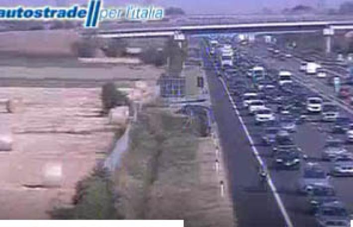 Traffico in aumento sulle autostrade. A15: rallentamenti fra Aulla e il nodo con l'A12