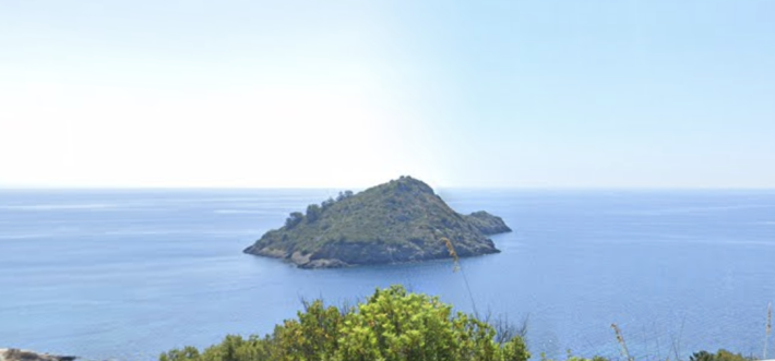 Violento scontro tra barche all'Argentario: un morto, un disperso e un ferito grave. Salvate quattro persone