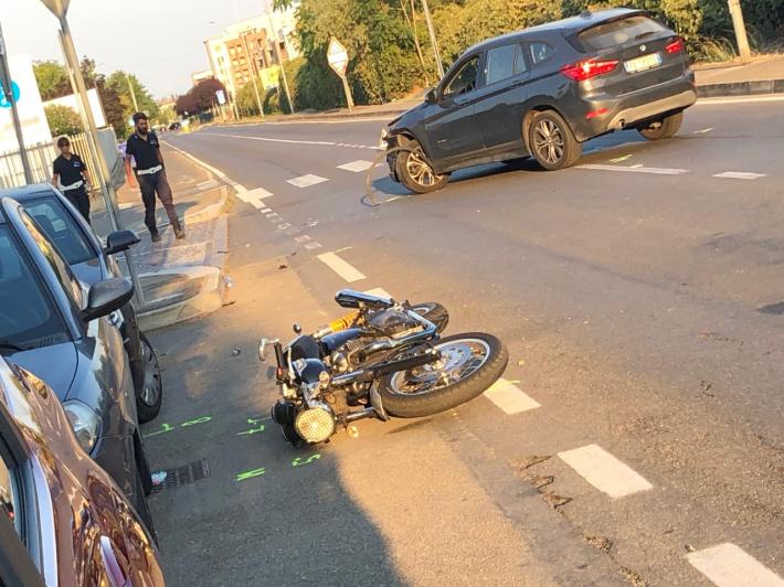 Incidente in strada Budellungo: scontro con un'auto, grave un motociclista
