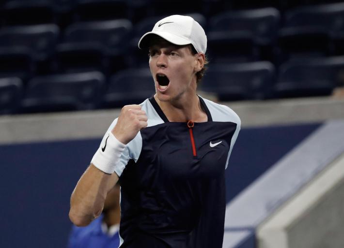 Anche Jannick Sinner ai quarti: degli Us Open. Piegato Ivashka in 5 set