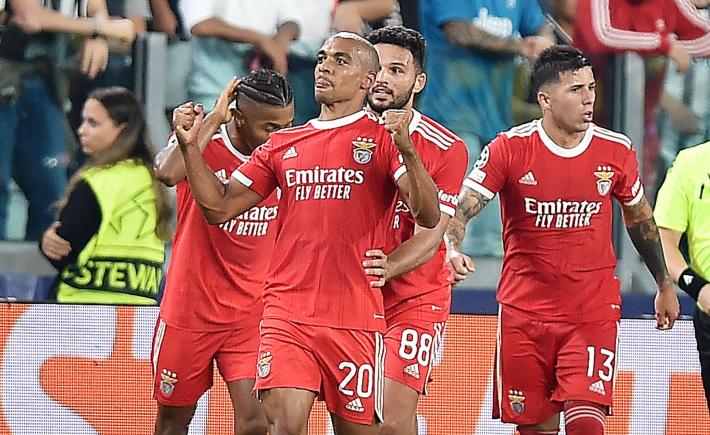 Champions League:  il Napoli batte il Glasgow Ranger (2-0). La Juve perde in casa con il Benfica (2-1)
