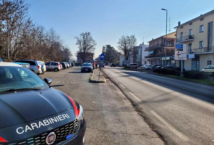 Nell&rsquo;appartamento nascondeva le dosi di eroina e il kit per lo spaccio: denunciata dai carabinieri