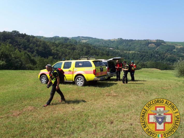 Donna dispersa mentre va a funghi, ricerche nel Piacentino