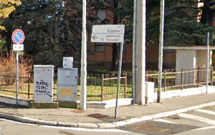 Via Cuneo, modifica del divieto di transito (durante l&rsquo;anno scolastico)