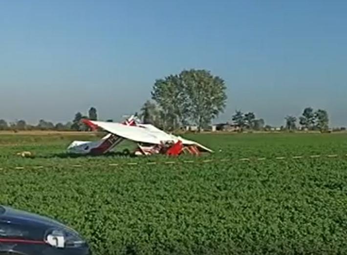 Cade un ultraleggero nel Mantovano: un morto e tre feriti