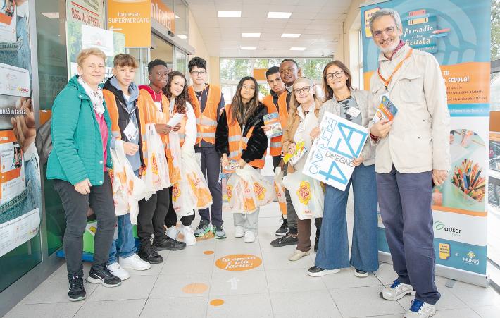 Penne, colori e quaderni  per i bimbi in difficolt&agrave;