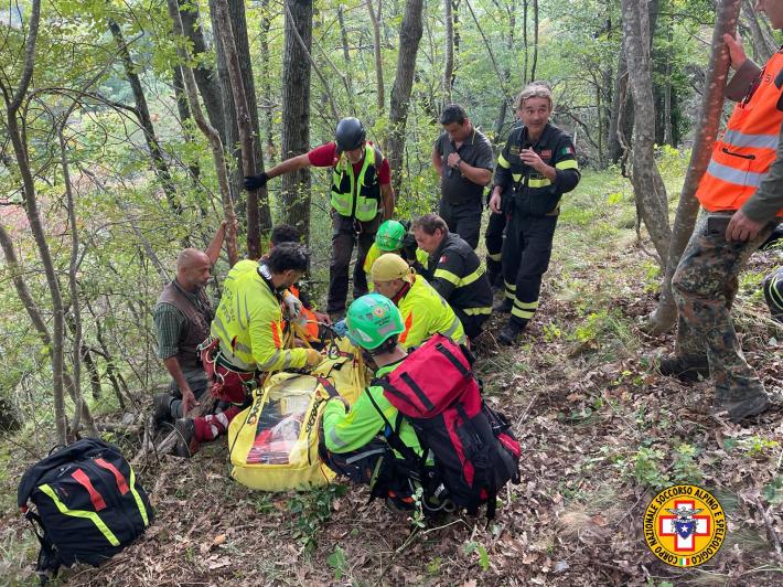 Cacciatore cade e finisce in una scarpata: soccorsi in azione per un 62enne nel Cornigliese