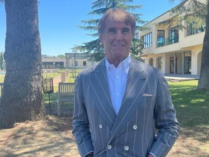 Cucinelli, lavorare al massimo 7 ore, l'altro tempo per noi