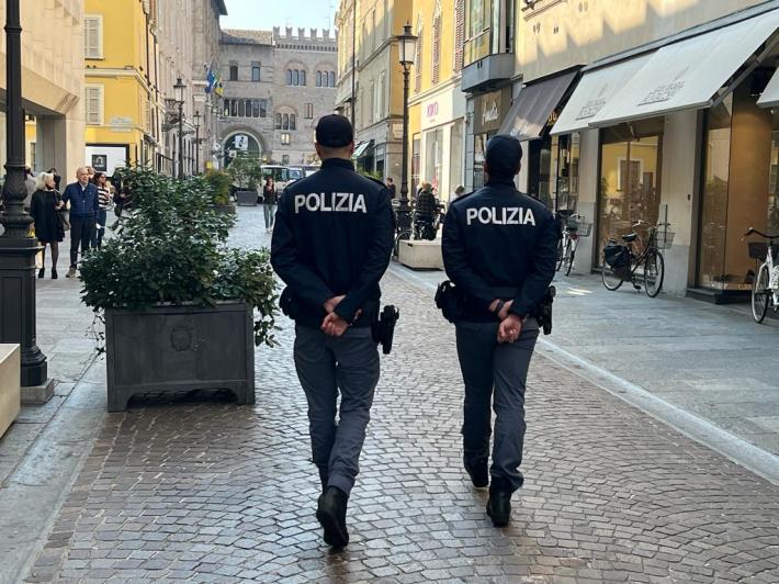 Ladro di biciclette scoperto e denunciato dalla pattuglia di poliziotti appiedati