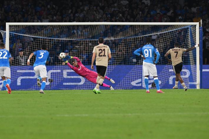 4-2 all'Ajax, Napoli agli ottavi di Champions League