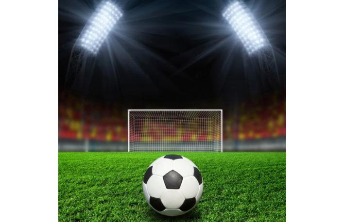 'Negretto' a calciatore 16enne, la sua squadra lascia il campo