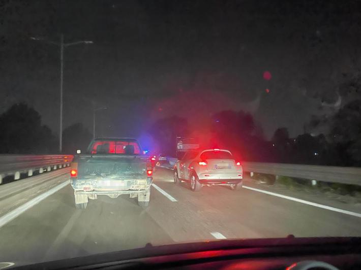 Incidente in tangenziale sud, tre auto coinvonte, un ferito