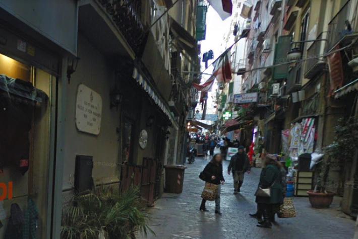 Carenze igienico-sanitarie: chiusa dai Nas a Napoli la pizzeria che invent&ograve; la Margherita 