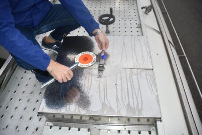 Cocaina per 3 mln euro in autocisterna, due arresti