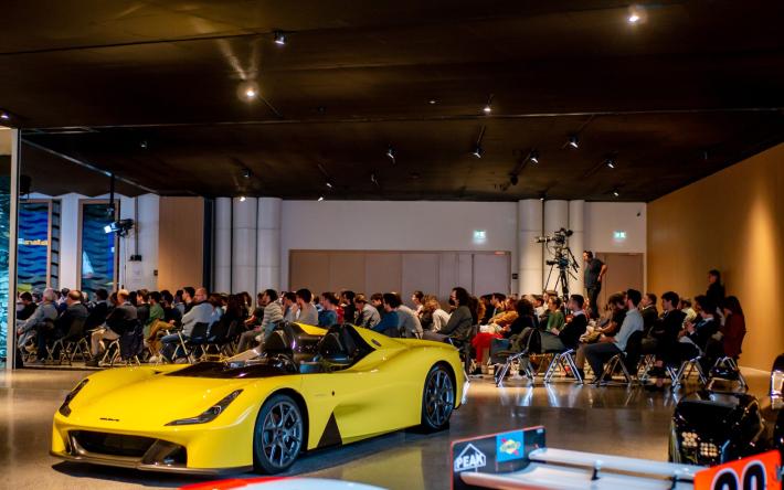 Barche da regata   e monoposto da corsa sempre pi&ugrave; vicine grazie alla tecnologia