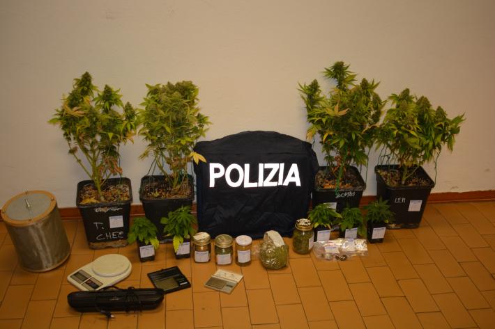Polizia: attivit&agrave; di contrasto al fenomeno dello spaccio di sostanze stupefacenti